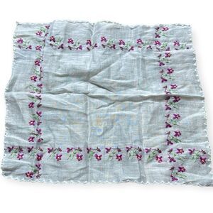 Vintage Handmade White Embroidered Floral Scalloped Edges Gauzy Handkerchief OS